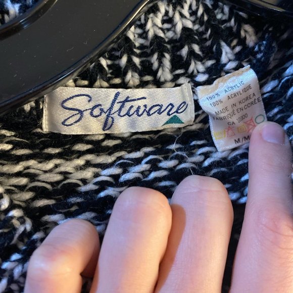 Vintage 90s Black and White Aztec Knit Sweater - Picture 3 of 3